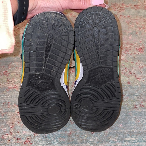 Like new! Lisa Leslie Nike Dunks | Low | Women’s Size 8.5 💜💛💚 - Picture 6 of 9